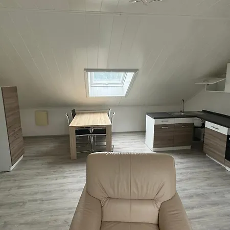 2 Zimmer Dachgeschosswohnung *
